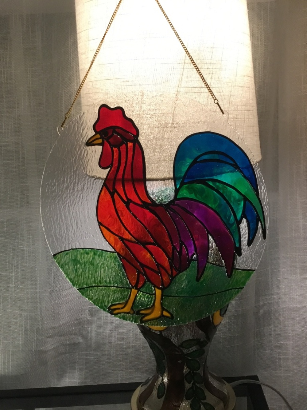 Rooster Handcrafted on 10 X 10 inch acrylic circle - Picture 2 of 3